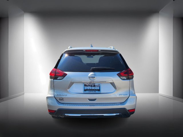 2018 Nissan Rogue SV photo 4