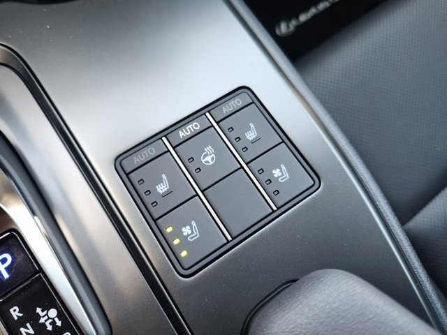 2026 Lexus UX Hybrid 300h Premium - Photo 13
