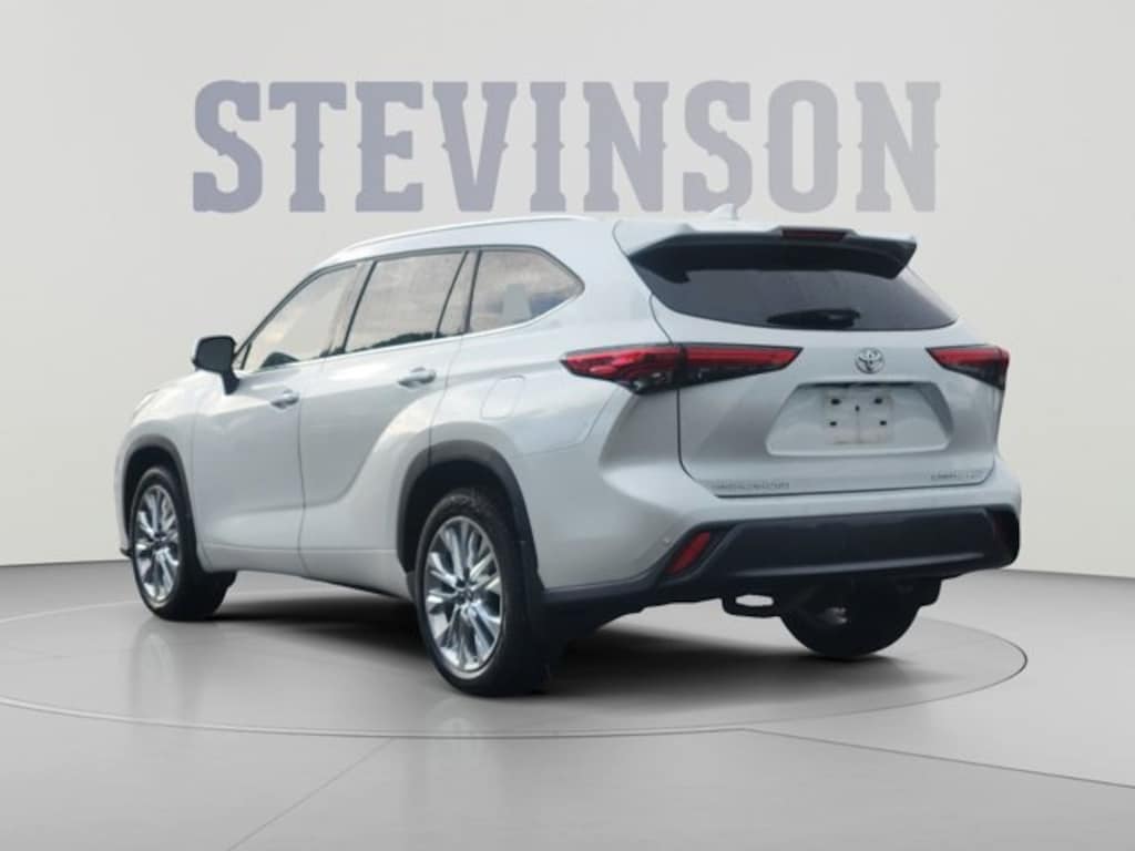Used 2022 Toyota Highlander Limited SUV