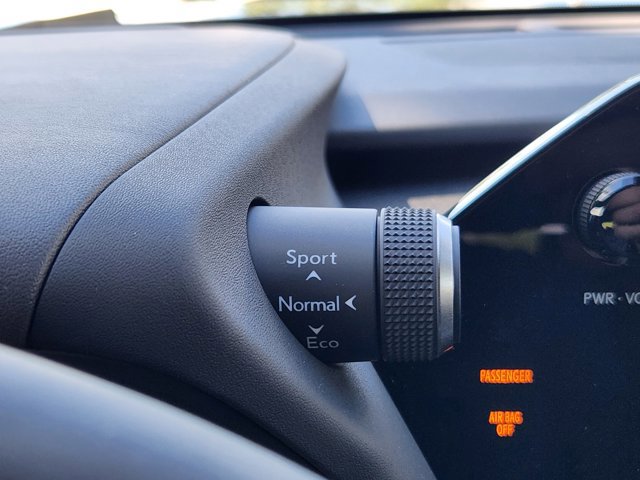 2026 Lexus UX Hybrid 300h Premium - Photo 31