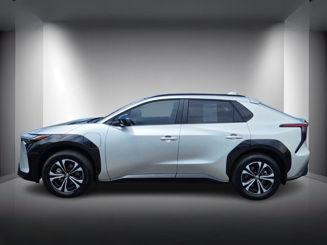 Used 2025 Toyota bZ4X XLE with VIN JTMABACA3SA105265 for sale in Lakewood, CO