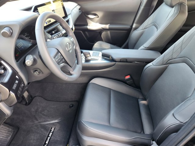 2026 Lexus UX Hybrid 300h Premium - Photo 17