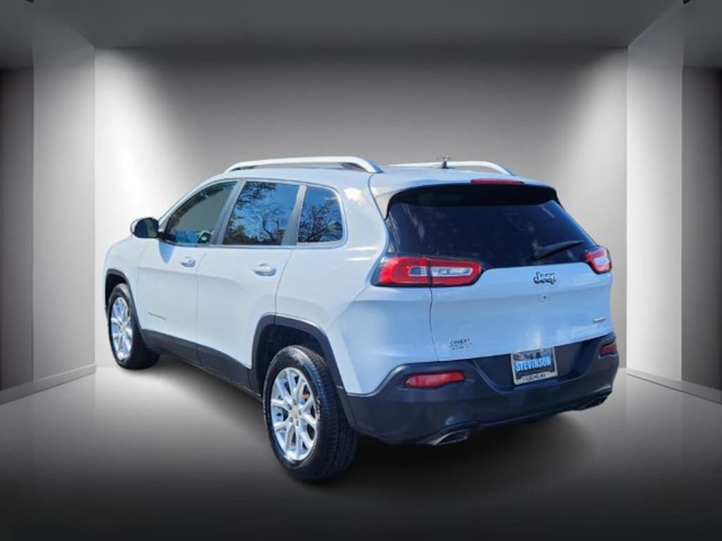 Used 2015 Jeep Cherokee Latitude FWD SUV