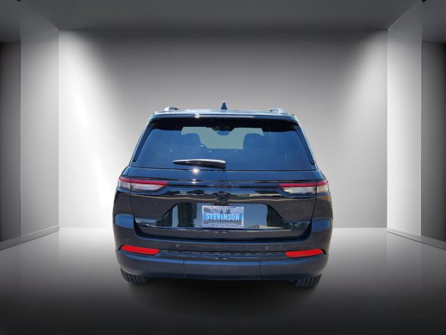 2025 Jeep Grand Cherokee Laredo Altitude X photo 3