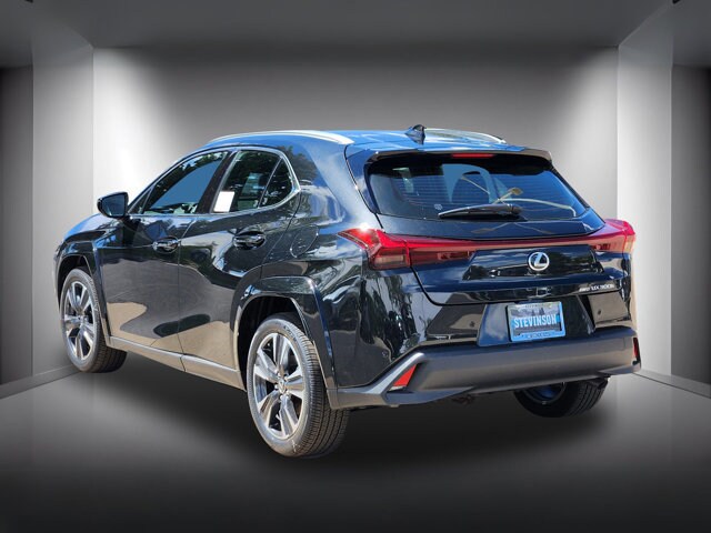 2026 Lexus UX Hybrid 300h Premium - Photo 3