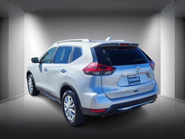 2018 Nissan Rogue SV photo 3