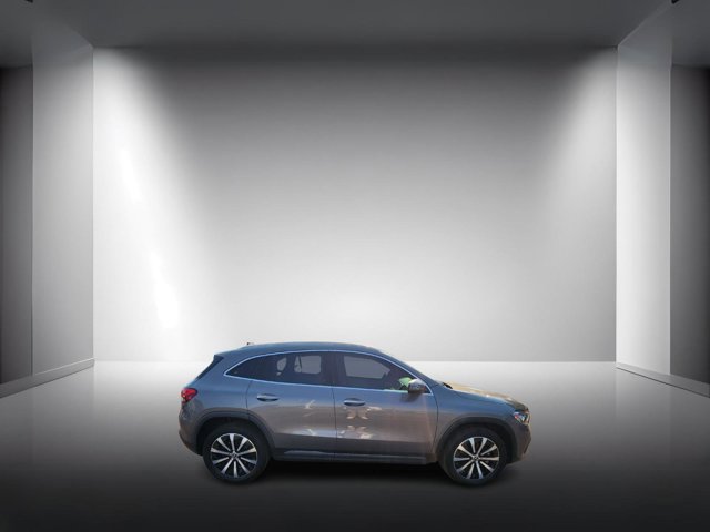 2021 Mercedes Benz GLA 250 4MATIC photo 4