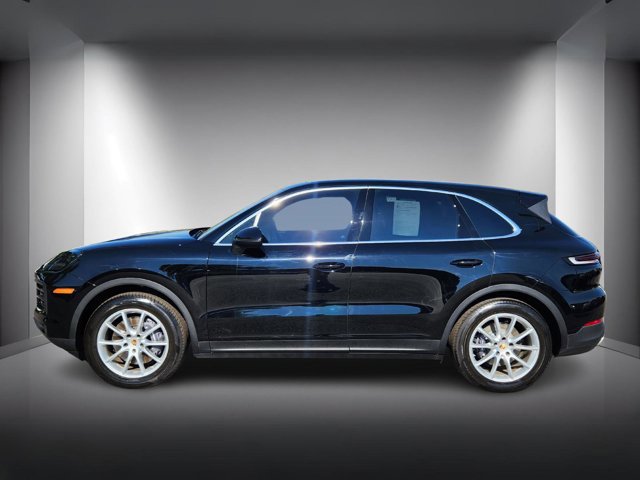 2024 Porsche Cayenne photo 2