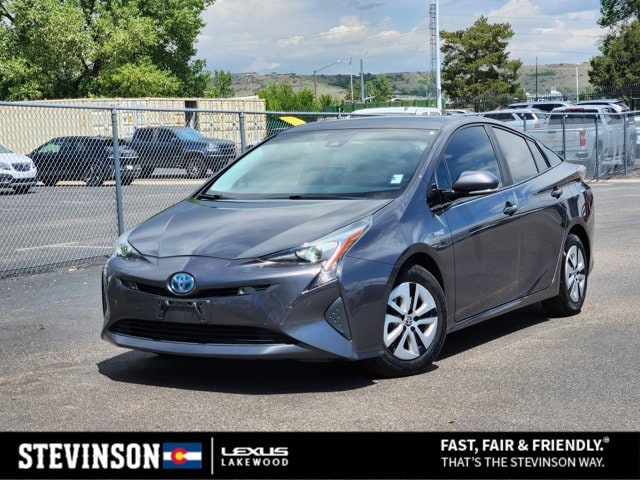 2018 Toyota Prius Three's photo