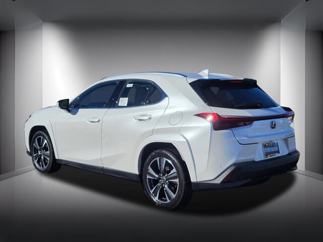 2025 Lexus UX Premium photo 3