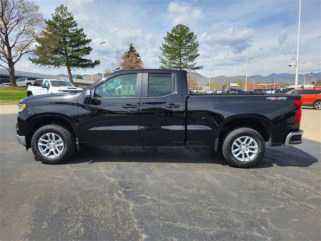 2025 Chevrolet Silverado 1500 LT photo 3