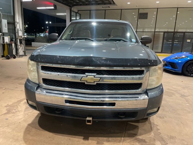 2011 Chevrolet Silverado 1500 LT photo 2