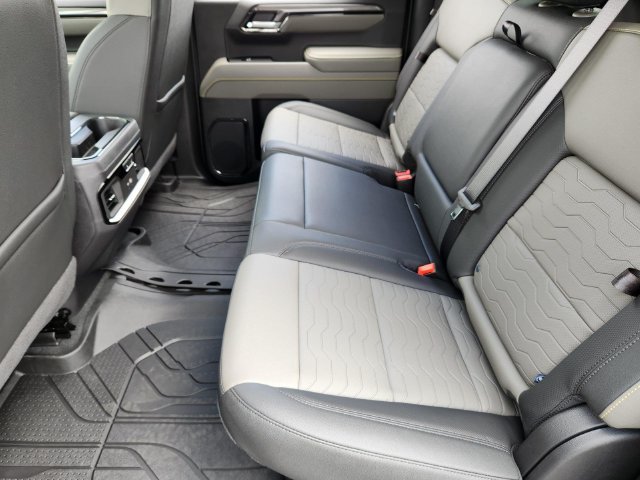 2026 Chevrolet Silverado 1500 ZR2 - Photo 15