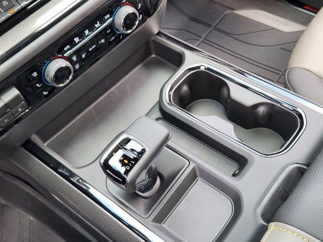 2026 Chevrolet Silverado 1500 ZR2 - Photo 8