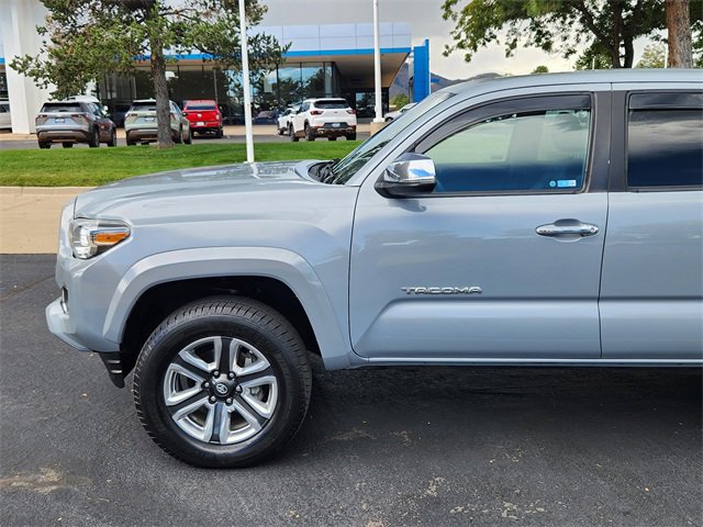 2018 Toyota Tacoma SR V6 photo 2