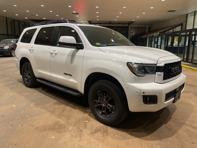 2020 Toyota Sequoia SR5 photo 2
