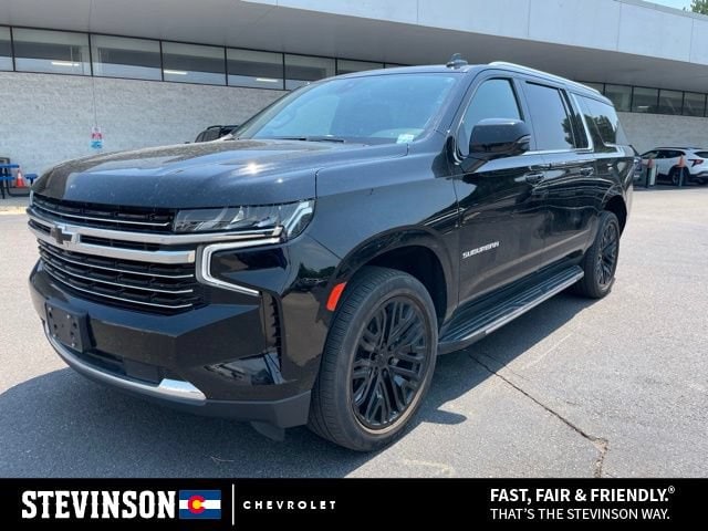 2021 Chevrolet Suburban 4WD 1500 LT's photo