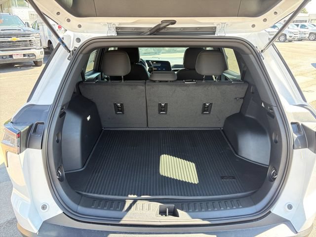 2027 Chevrolet Equinox LT - Photo 32