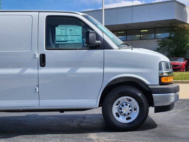 2026 Chevrolet Express Cargo Work Van - Photo 7