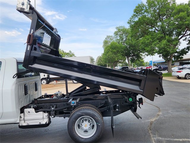 2025 Chevrolet Silverado 3500HD Work Truck photo 3