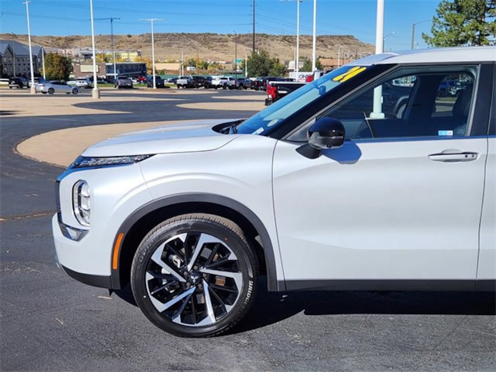 Used 2024 Mitsubishi Outlander SE SUV