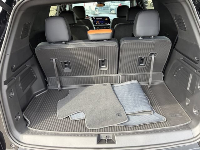 2027 Chevrolet Traverse Z71 - Photo 32