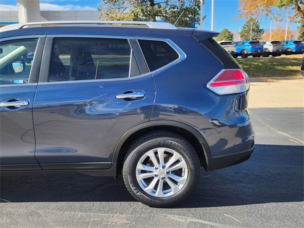 Used 2015 Nissan Rogue SV SUV