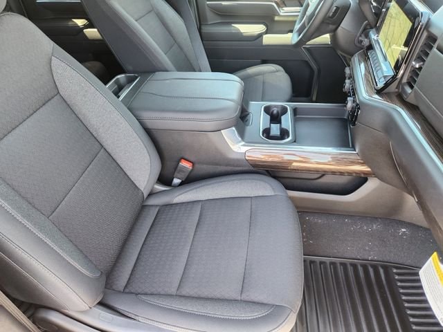 2025 Chevrolet Silverado 3500 HD LT - Photo 24