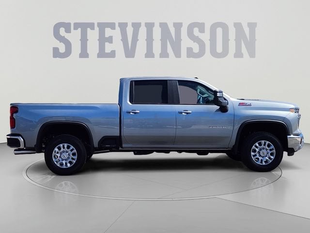 2026 Chevrolet Silverado 3500 HD LT - Photo 4
