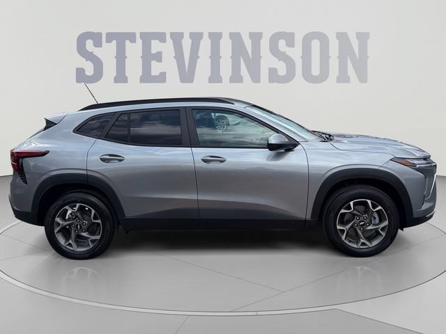 2026 Chevrolet Trax LT - Photo 6