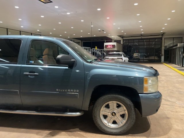 2011 Chevrolet Silverado 1500 LT photo 4