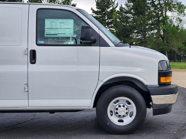 2026 Chevrolet Express Cargo Work Van - Photo 8