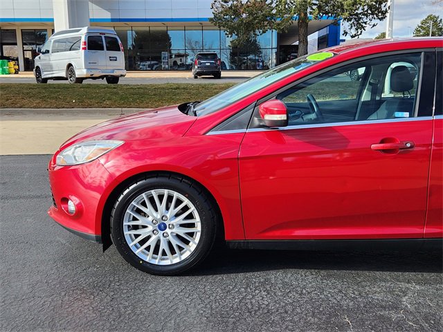 2012 Ford Focus SEL photo 2