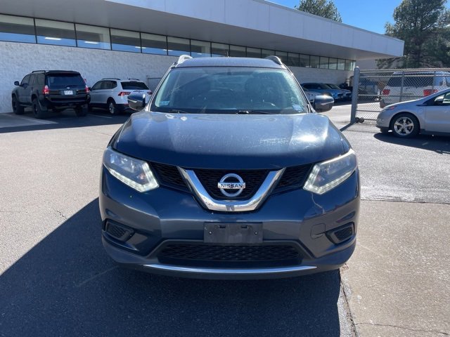 2015 Nissan Rogue SV photo 2