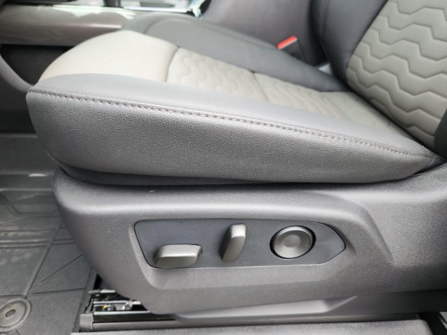 2026 Chevrolet Silverado 1500 ZR2 - Photo 13
