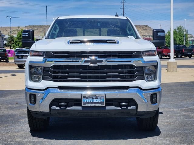 2025 Chevrolet Silverado 3500 HD LT - Photo 9
