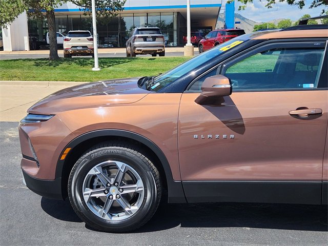 2023 Chevrolet Blazer 3LT photo 2