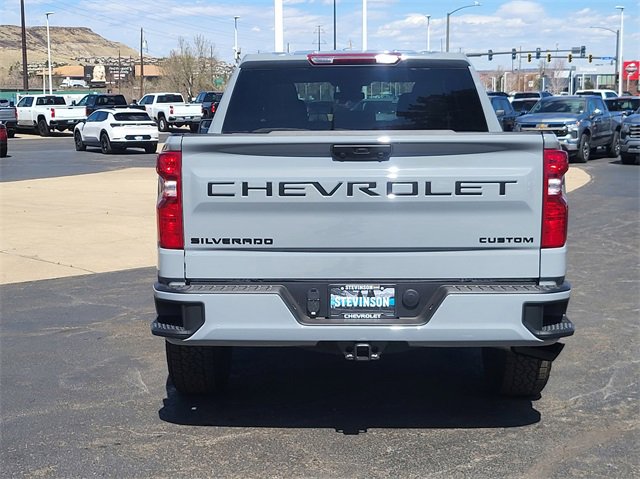 2025 Chevrolet Silverado 1500 Custom photo 4
