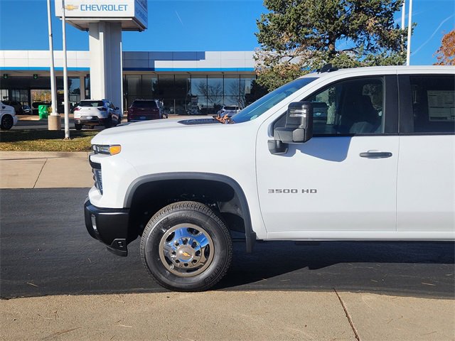 2026 Chevrolet Silverado 3500HD Work Truck photo 2