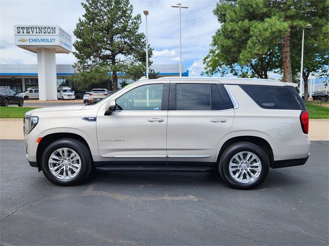 2022 Gmc Yukon SLT photo 2