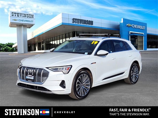 2019 Audi e-tron Prestige's photo