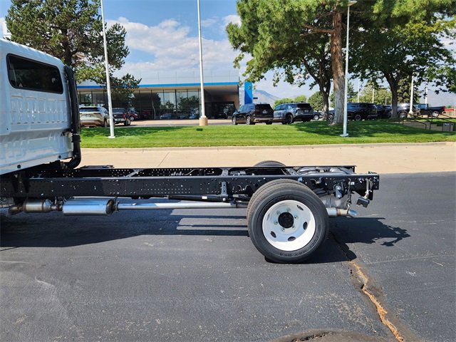 2025 Chevrolet Silverado 4500HD photo 3