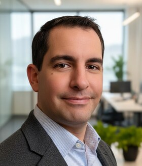 Staff member Jeffrey Laurito from ID_5d06b1cd59a3