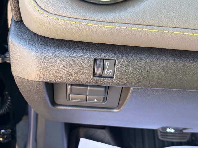 2026 Chevrolet Colorado ZR2 - Photo 11