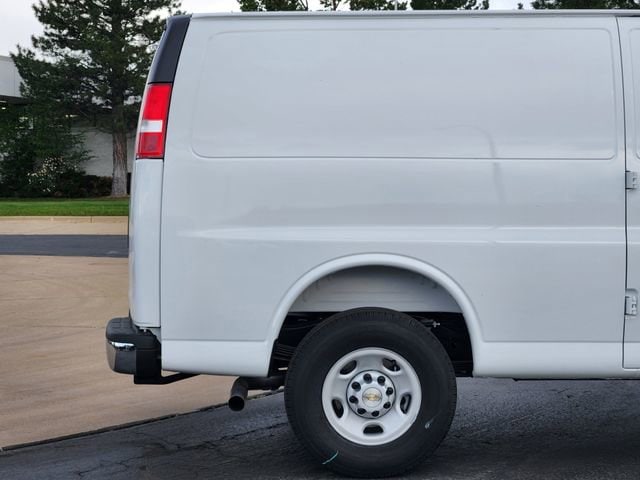 2026 Chevrolet Express Cargo Work Van - Photo 6