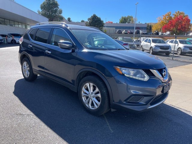 2015 Nissan Rogue SV photo 3