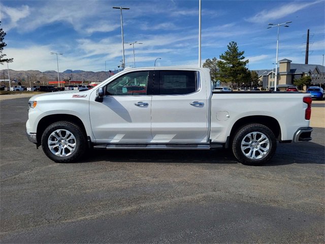 2025 Chevrolet Silverado 1500 LTZ photo 2