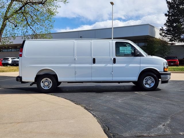 2026 Chevrolet Express Cargo Work Van - Photo 6