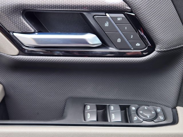 2026 Chevrolet Silverado 1500 ZR2 - Photo 9