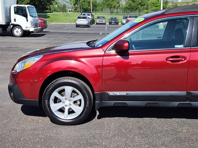 Used 2014 Subaru Outback 2.5i Premium with VIN 4S4BRCCC8E3273095 for sale in Lakewood, CO